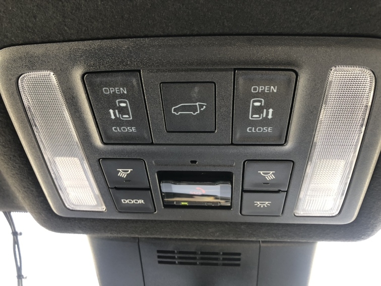 トヨタヴォクシー ハイブリッドS-Z